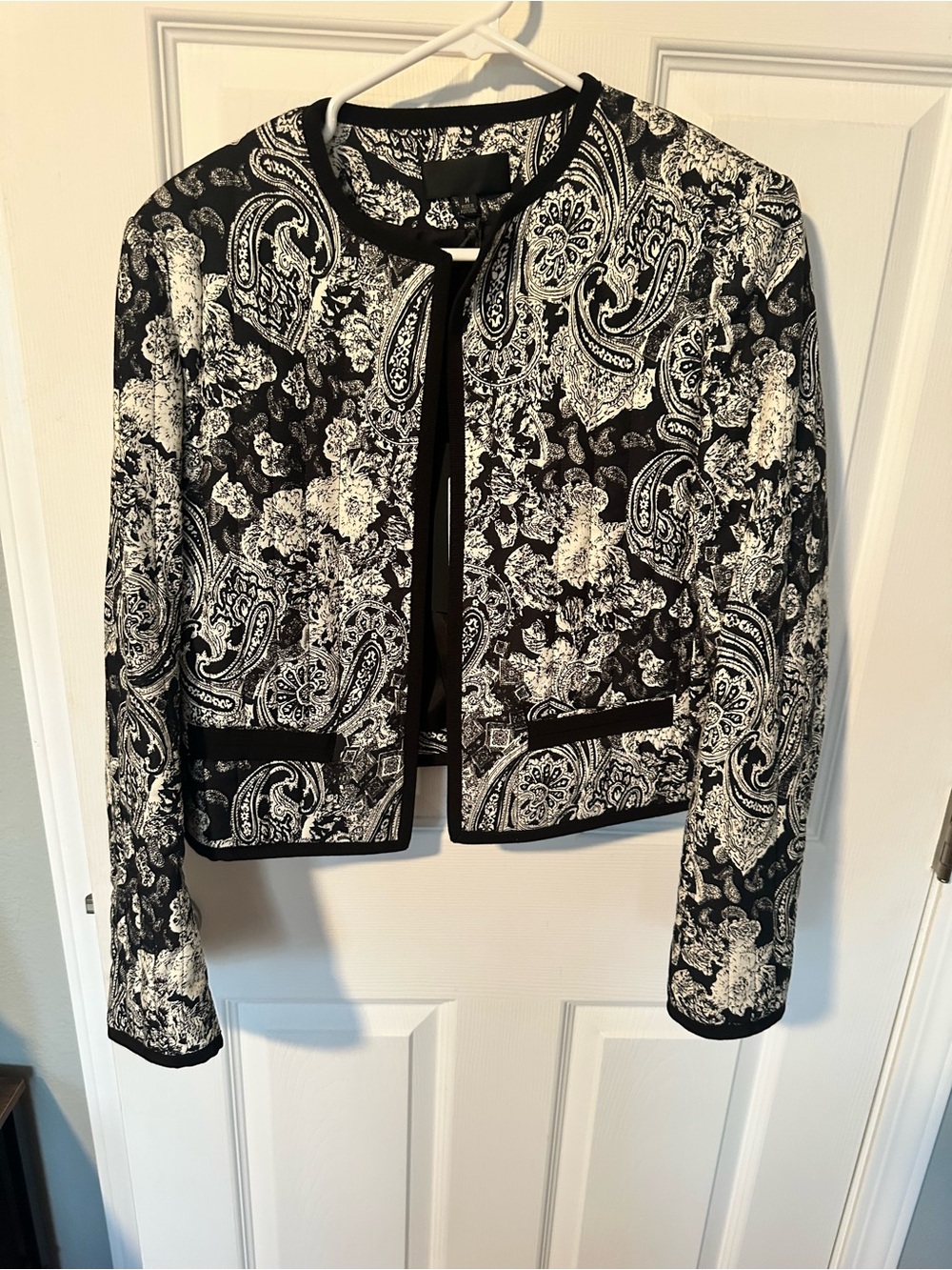 Nili Lotan The Bono Jacket- Black & White Paisley Cropped Jacket - Picture 2 of 7